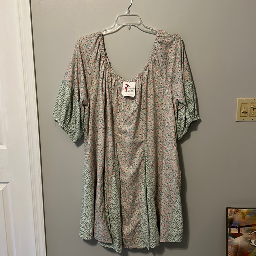 Green peach floral dress perfectly Priscilla brand new with tags